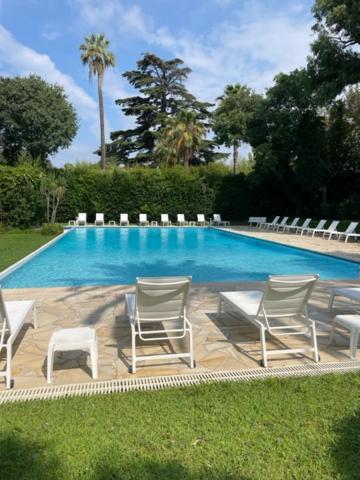 Ferienwohnung T2 Avec Terrasse Et Jardin Cannes Exterior foto